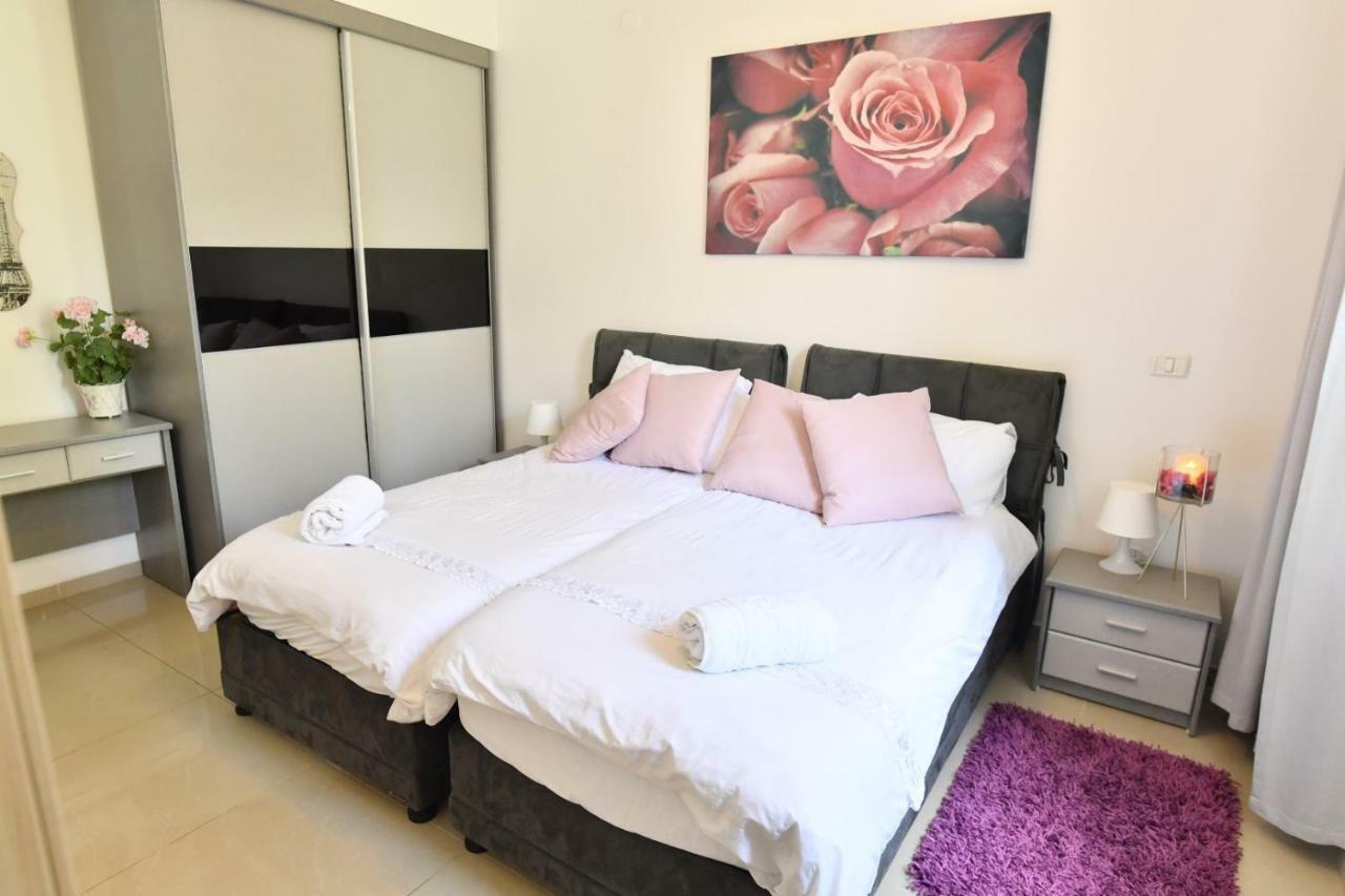 Saidoff, Amazing 4 Bedroom 3 Bath In City Center, Pool, Parking!!! Kudüs Dış mekan fotoğraf