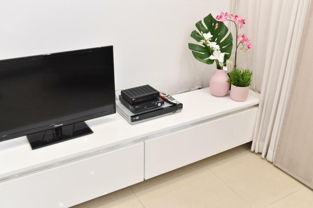 Saidoff, Amazing 4 Bedroom 3 Bath In City Center, Pool, Parking!!! Kudüs Dış mekan fotoğraf